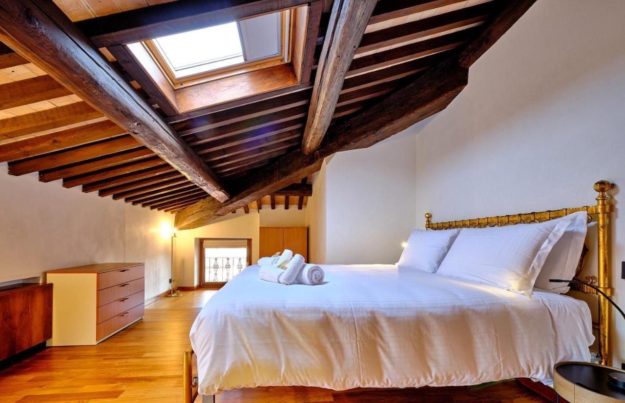 Apartmentsarena - Residenza Degli Scaligeri - Piazza Erbe * Vérone