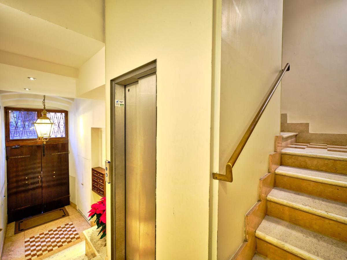 Apartmentsarena - Residenza Degli Scaligeri - Piazza Erbe * Vérone
